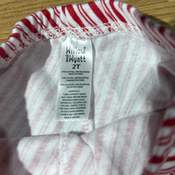 Willow and Wyatt ruffle Christmas knit pants 2T - Picture 3 of 3